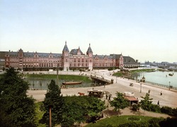 Normal_amsterdam_centraal_station2