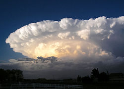 Normal_weer_onweer_wolken