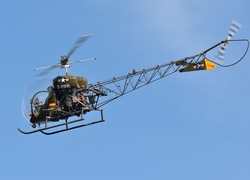 Normal_bell47_fly_in_korean_war