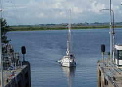 Normal_zeiljacht_sluis_lauwersoog