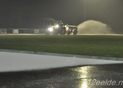 Normal_noordlaren_ijsbaan_opspuiten_water