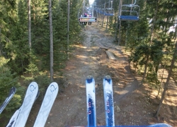 Normal_piste_skien_geen_sneeuw_lift