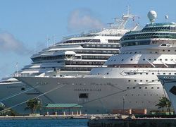 Normal_cruise_ship_2