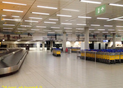 Normal_bagageband_schiphol_leeg
