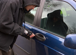 Normal_auto_diefstal_stelen