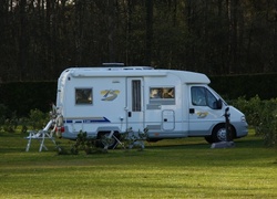 Normal_camper_op_camping